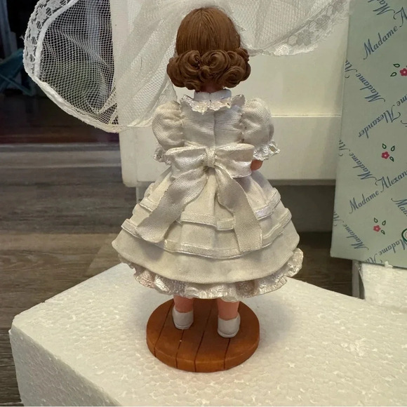 FIRST COMMUNION MADAME ALEXANDER RESIN 6” 1999 Holy Bible Limited Edition Doll - Picture 6 of 12